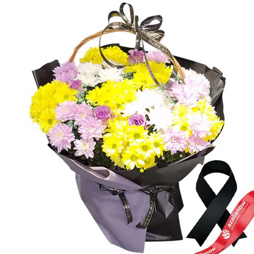 Фото 1: «Сочувствую» — траурная корзина. Сервис доставки цветов AzaliaNow