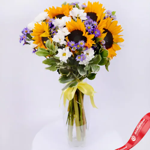 Фото 1: Букет из подсолнухов, астр и хризантем «Солнечные луга». Сервис доставки цветов AzaliaNow