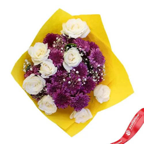 Фото 1: Букет из белых роз и сиреневых хризантем «Солнечный зайчик». Сервис доставки цветов AzaliaNow