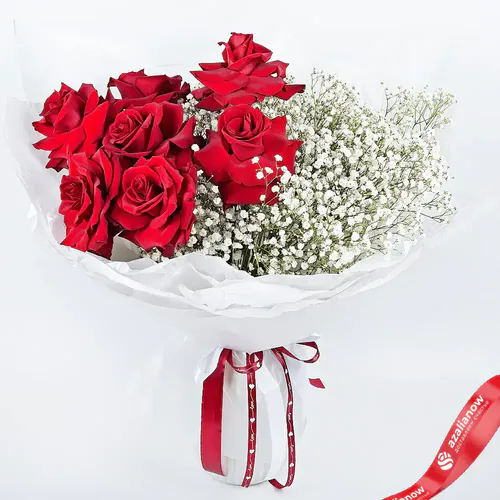 Фото 1: Букет из красных роз и белой гипсофилы «Яркие чувства». Сервис доставки цветов AzaliaNow