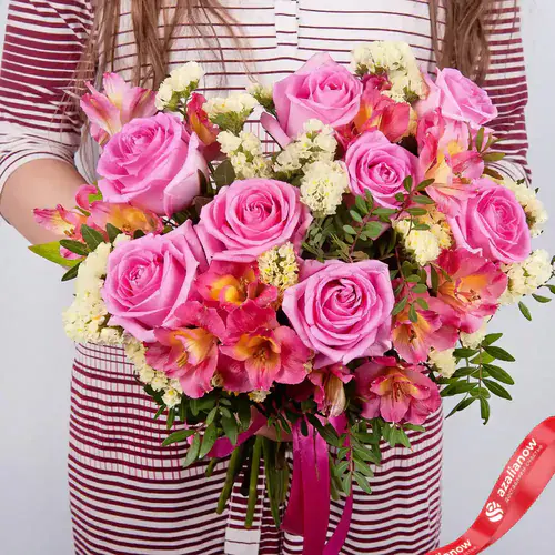 Фото 3: Букет из розовых роз и альстромерий «Жест внимания». Сервис доставки цветов AzaliaNow