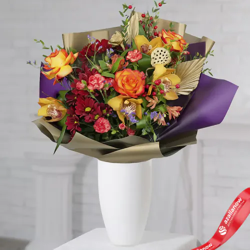 Фото 1: Букет из гвоздик, орхидей, роз, хризантем «Золотой час». Сервис доставки цветов AzaliaNow